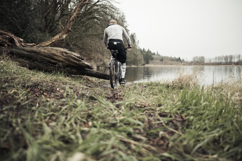 Gravel: la libertad de perderse entre caminos rurales y paisajes infinitos